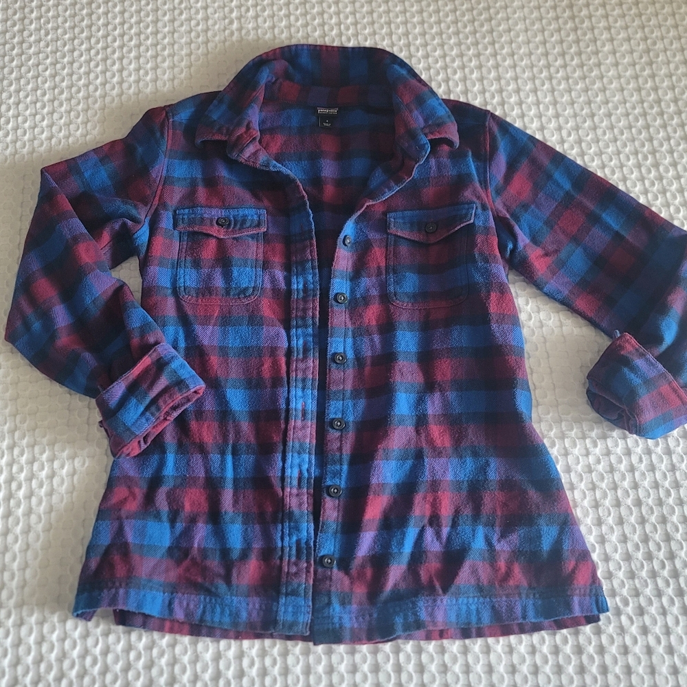 Patagonia Organic Cotton Plaid Flanel Button Up